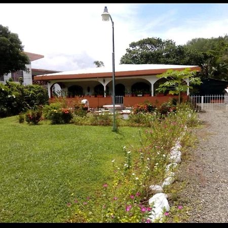 Hotel Casa Champion Quepos Exterior foto