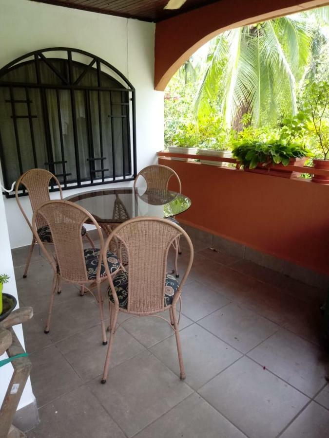Hotel Casa Champion Quepos Exterior foto