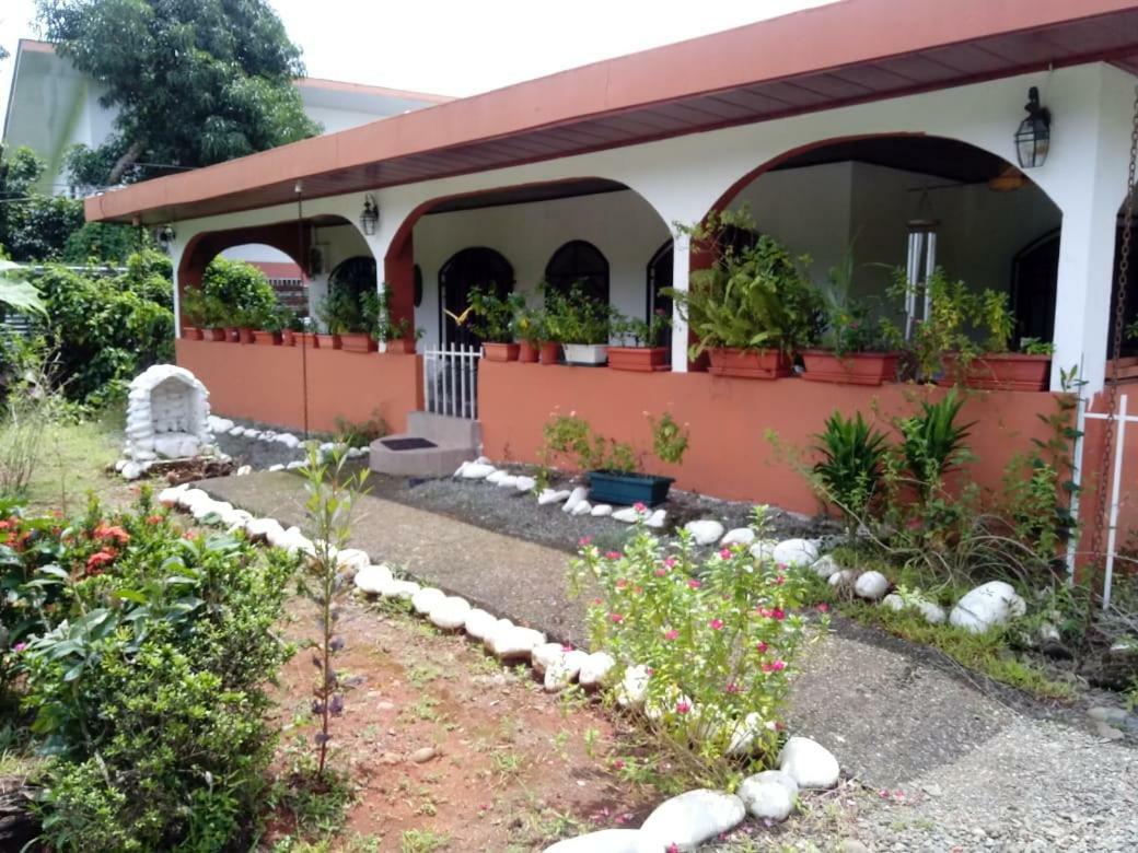 Hotel Casa Champion Quepos Exterior foto
